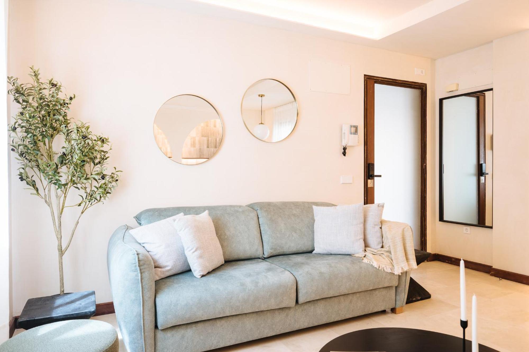 Apartamentos La Vistosona Seville Exterior photo